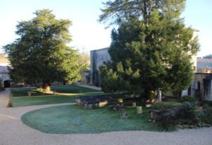 Image des jardins de l'abbaye de Fontdouce